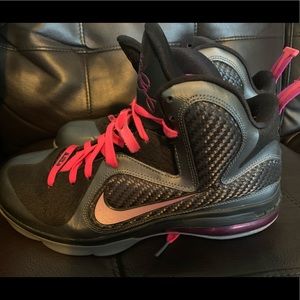 Nike air max 180 Lebron X colourway shoes
